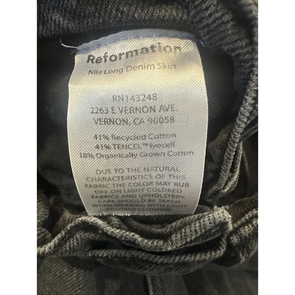 Reformation Nila Long Denim Skirt Front Slit Raw Hem Faded Washed Black Size 28 - Picture 10 of 13